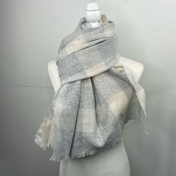 Old Navy Buffalo Plaid Blanket Scarf Light Gray super soft - Picture 1 of 6
